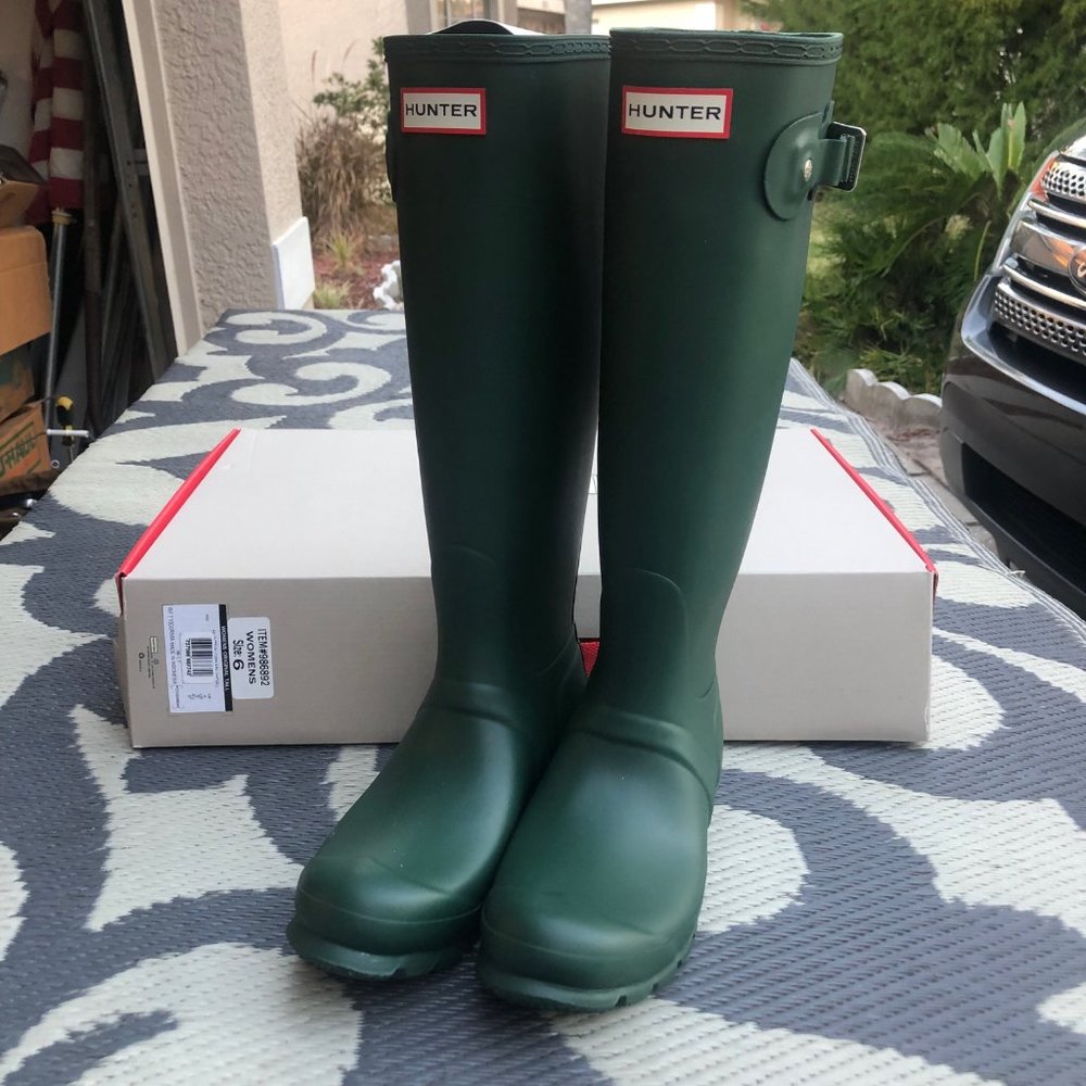 NWT Hunter women's original tall rain boot green size 6